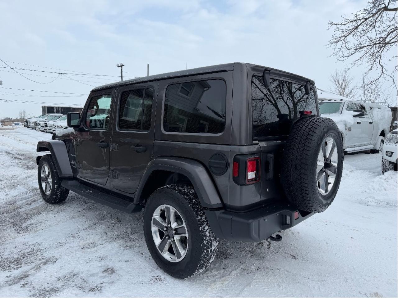 2019 Jeep Wrangler Unlimited Sahara Photo4