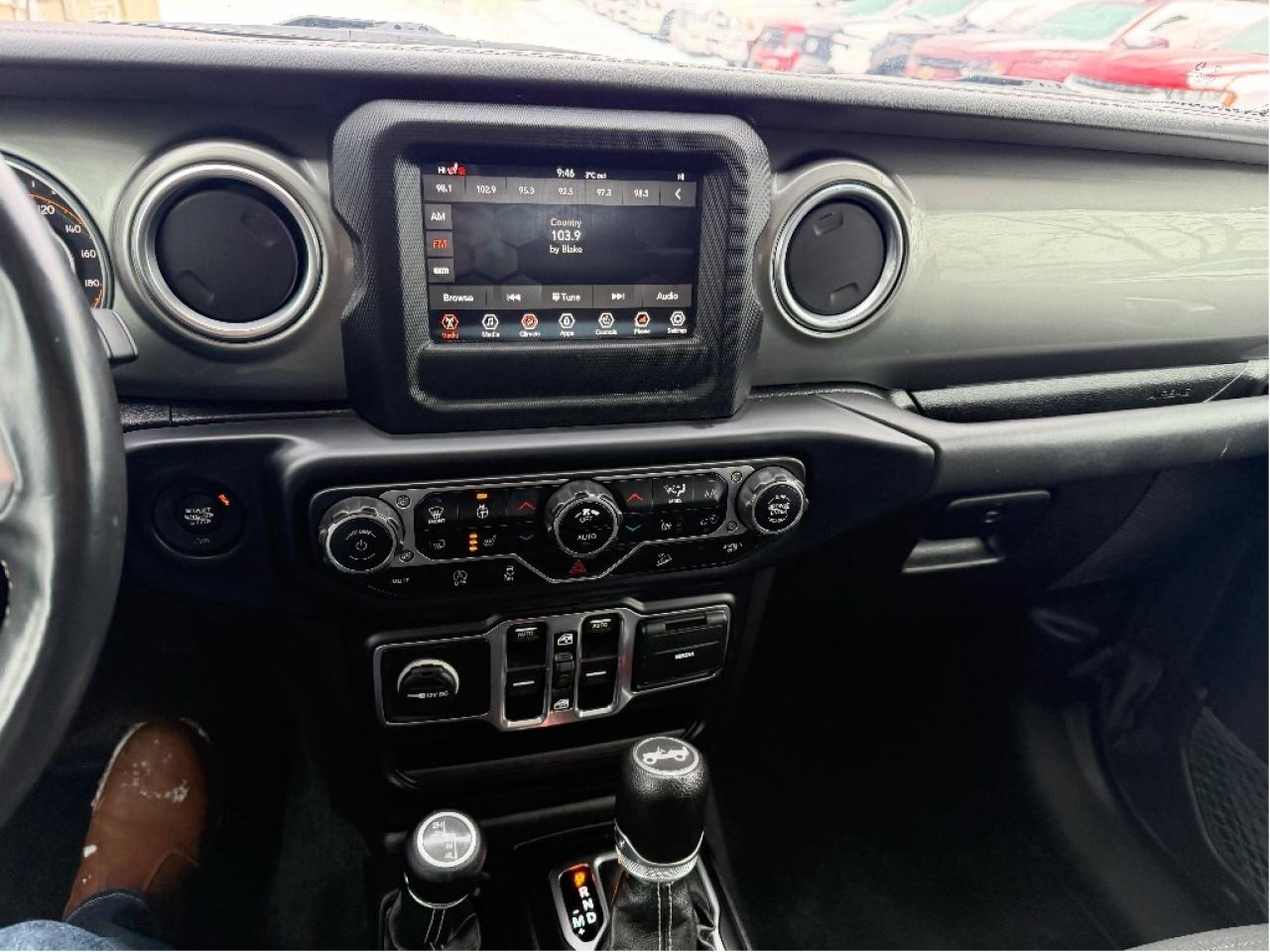 2019 Jeep Wrangler Unlimited Sahara Photo