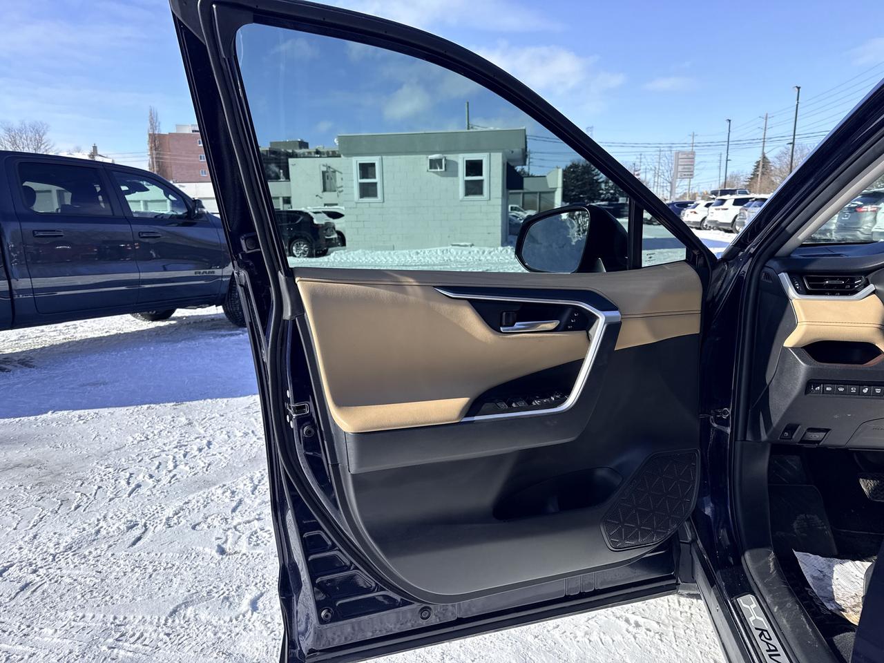 2023 Toyota RAV4 Hybrid Limited AWD | SUNROOF |  PREMIUM AUDIO | Photo