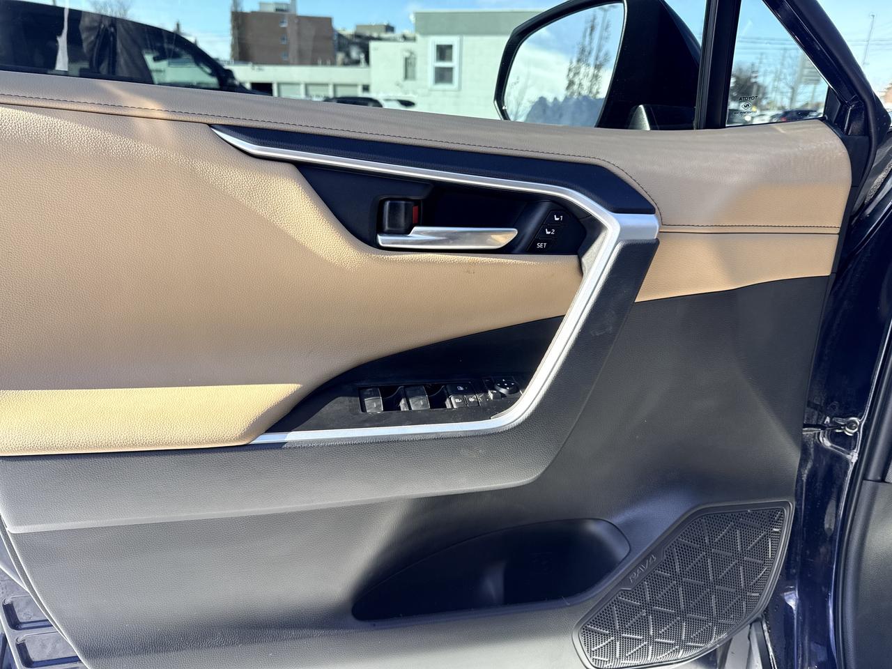 2023 Toyota RAV4 Hybrid Limited AWD | SUNROOF |  PREMIUM AUDIO | Photo