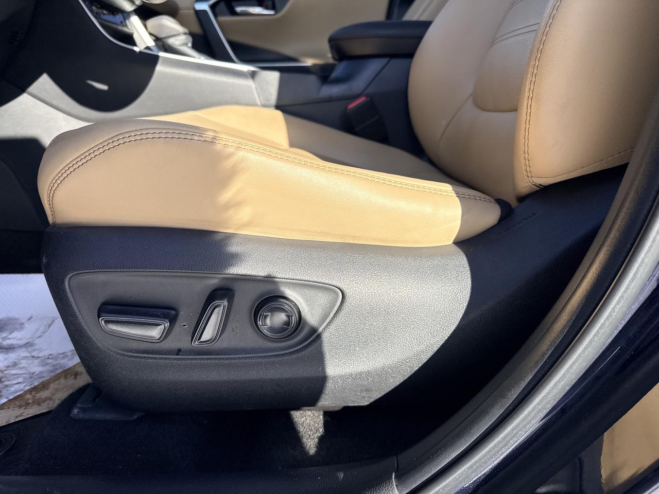 2023 Toyota RAV4 Hybrid Limited AWD | SUNROOF |  PREMIUM AUDIO | Photo