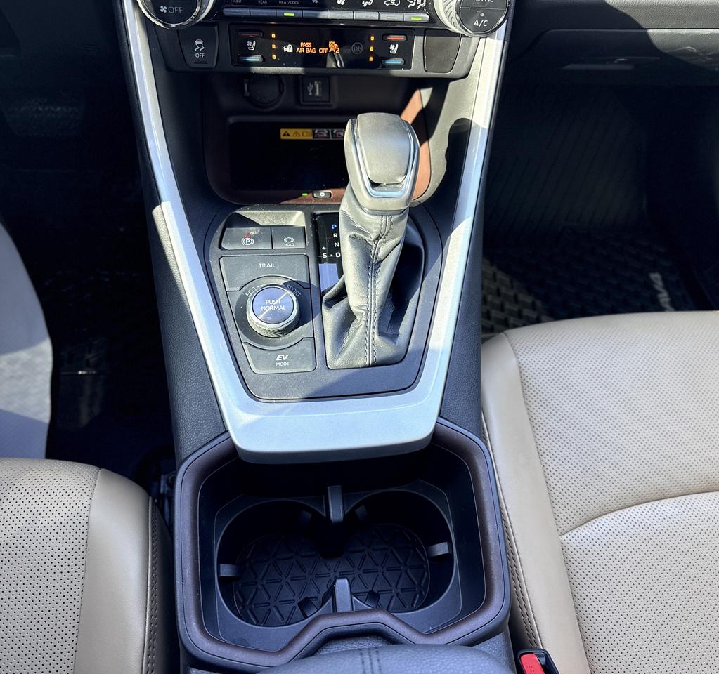 2023 Toyota RAV4 Hybrid Limited AWD | SUNROOF |  PREMIUM AUDIO | Photo