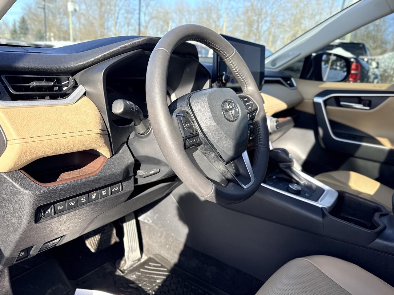 2023 Toyota RAV4 Hybrid Limited AWD | SUNROOF |  PREMIUM AUDIO | Photo