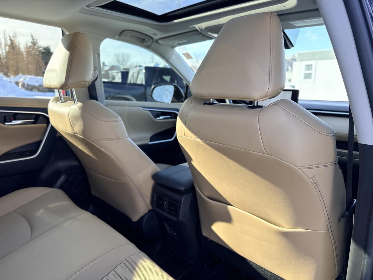 2023 Toyota RAV4 Hybrid Limited AWD | SUNROOF |  PREMIUM AUDIO | Photo