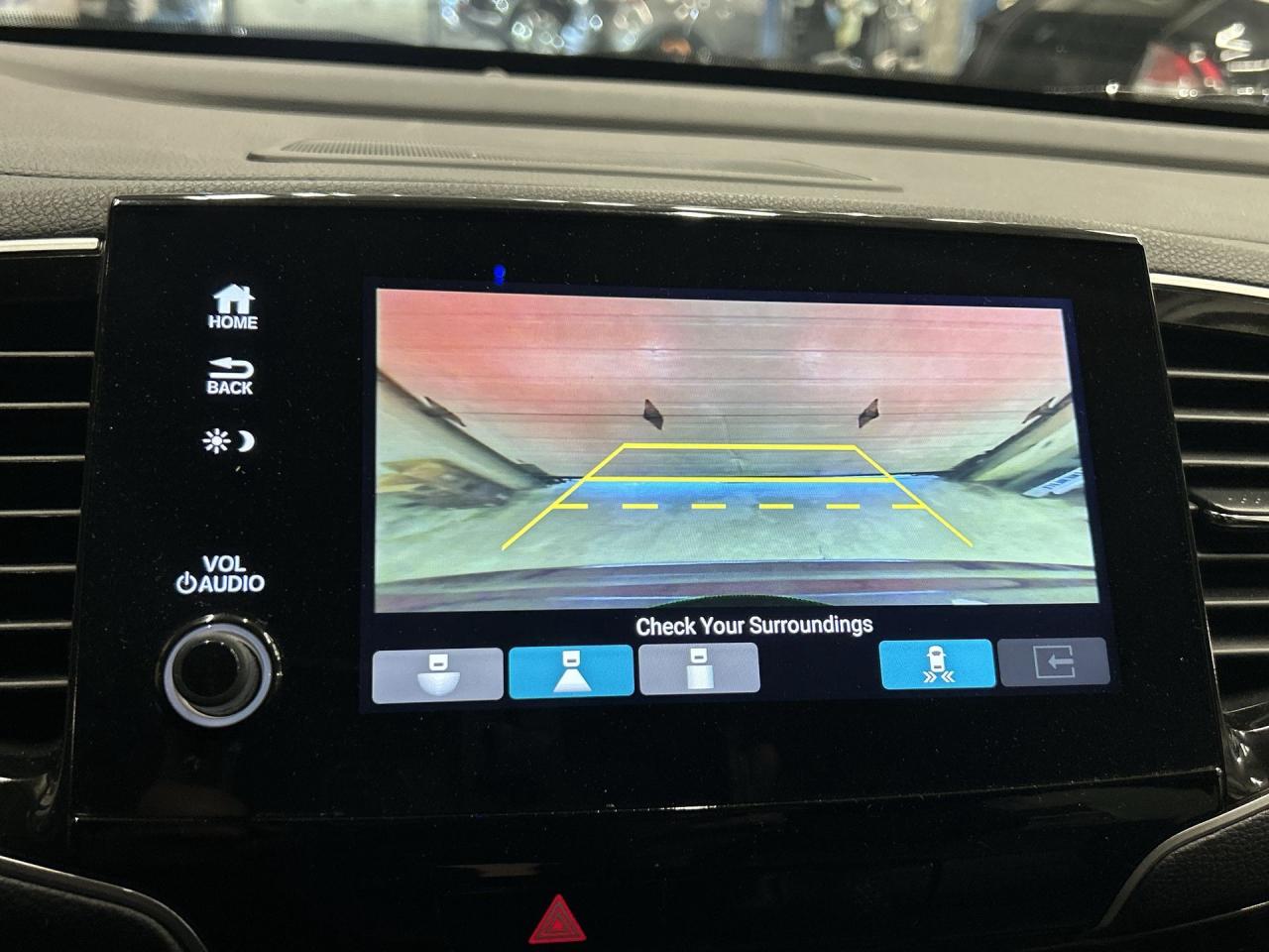 2020 Honda Pilot TOURING AWD | 8-PASS |HTD LEATHER | SUNROOF | DVD Photo