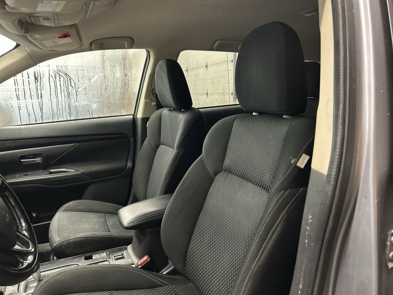 2020 Mitsubishi Outlander AWD | 7-PASS |HTD SEATS |CARPLAY |ALLOYS |REAR CAM Photo