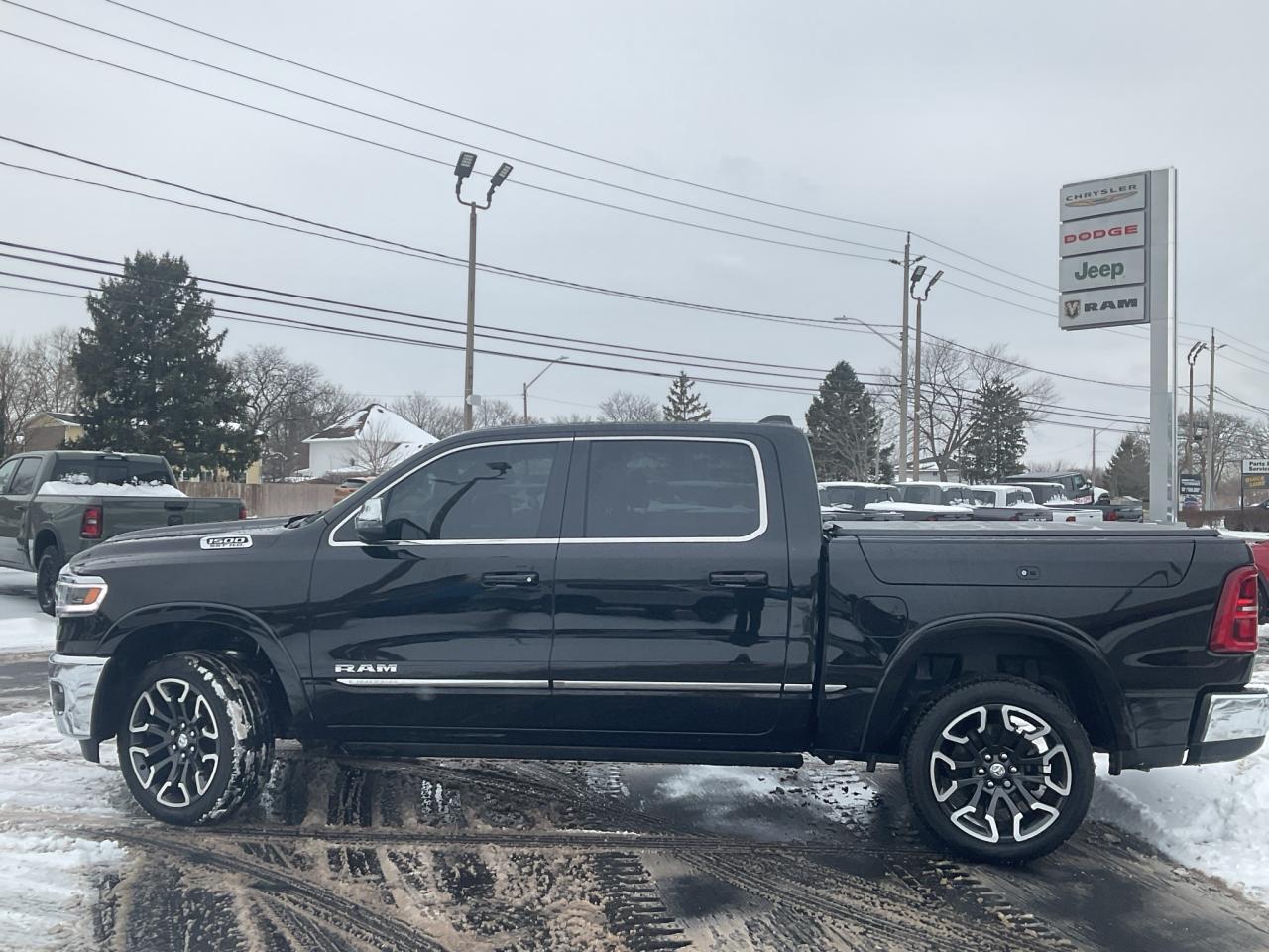 2025 RAM 1500 NAV / H.U.D. / TRAILER BRAKE / PANORAMIC SUNROOF Photo