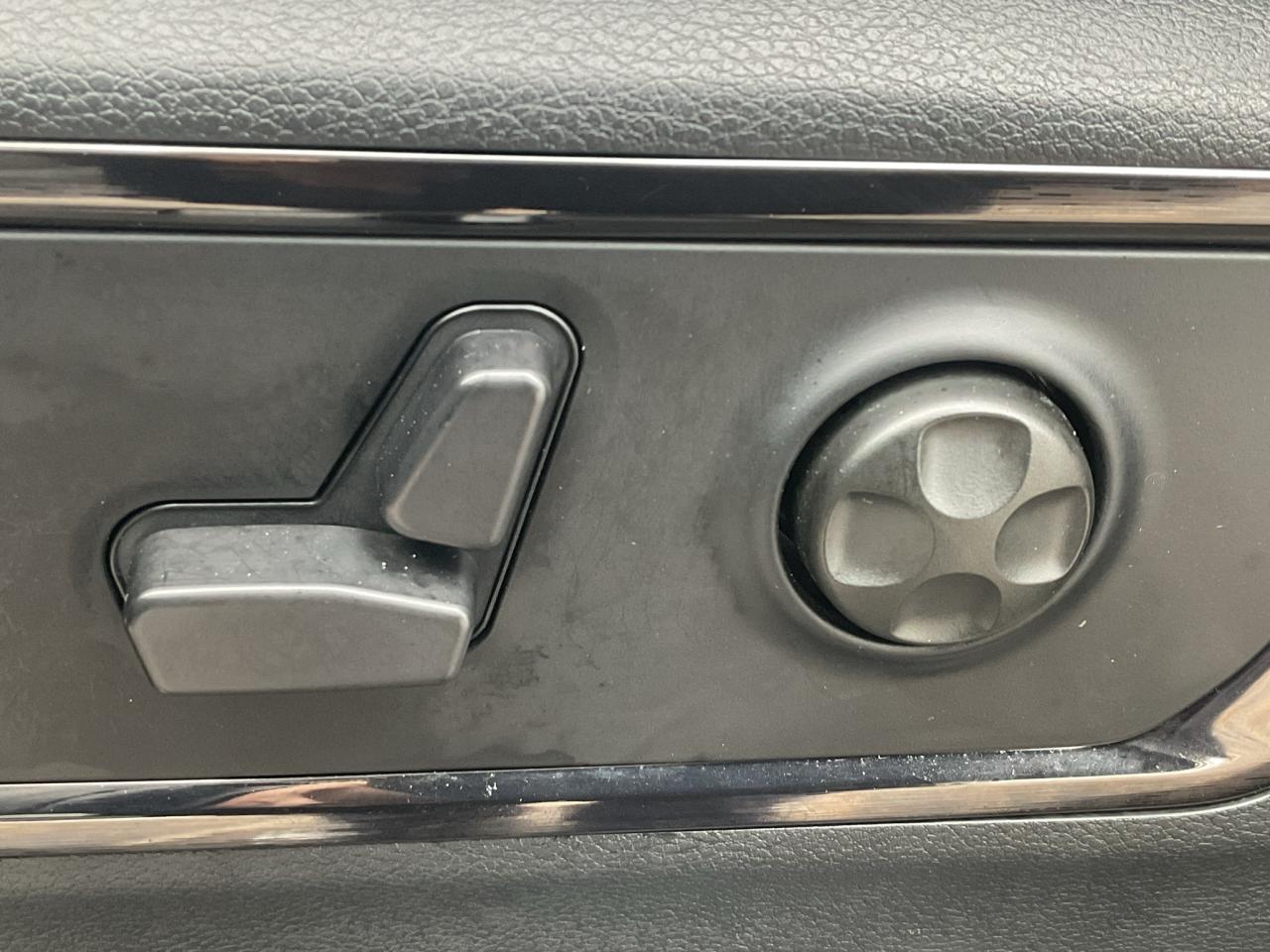 2025 RAM 1500 NAV / H.U.D. / TRAILER BRAKE / PANORAMIC SUNROOF Photo