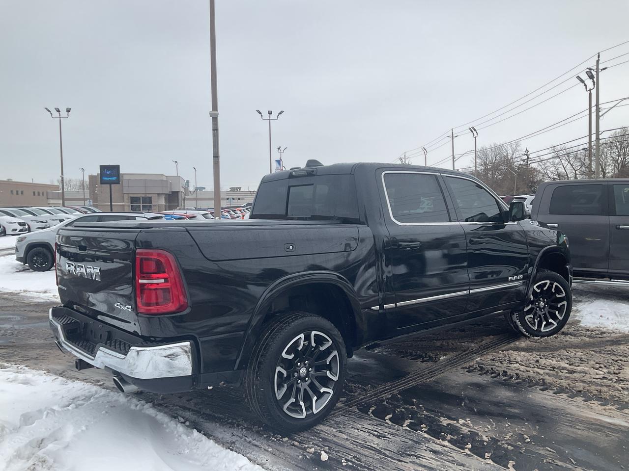 2025 RAM 1500 NAV / H.U.D. / TRAILER BRAKE / PANORAMIC SUNROOF Photo