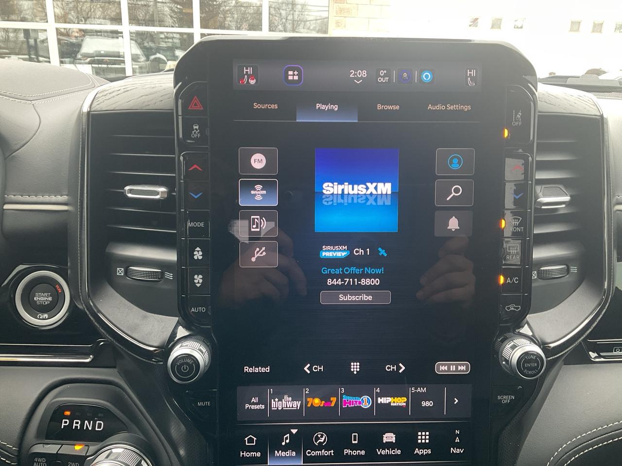 2025 RAM 1500 NAV / H.U.D. / TRAILER BRAKE / PANORAMIC SUNROOF Photo