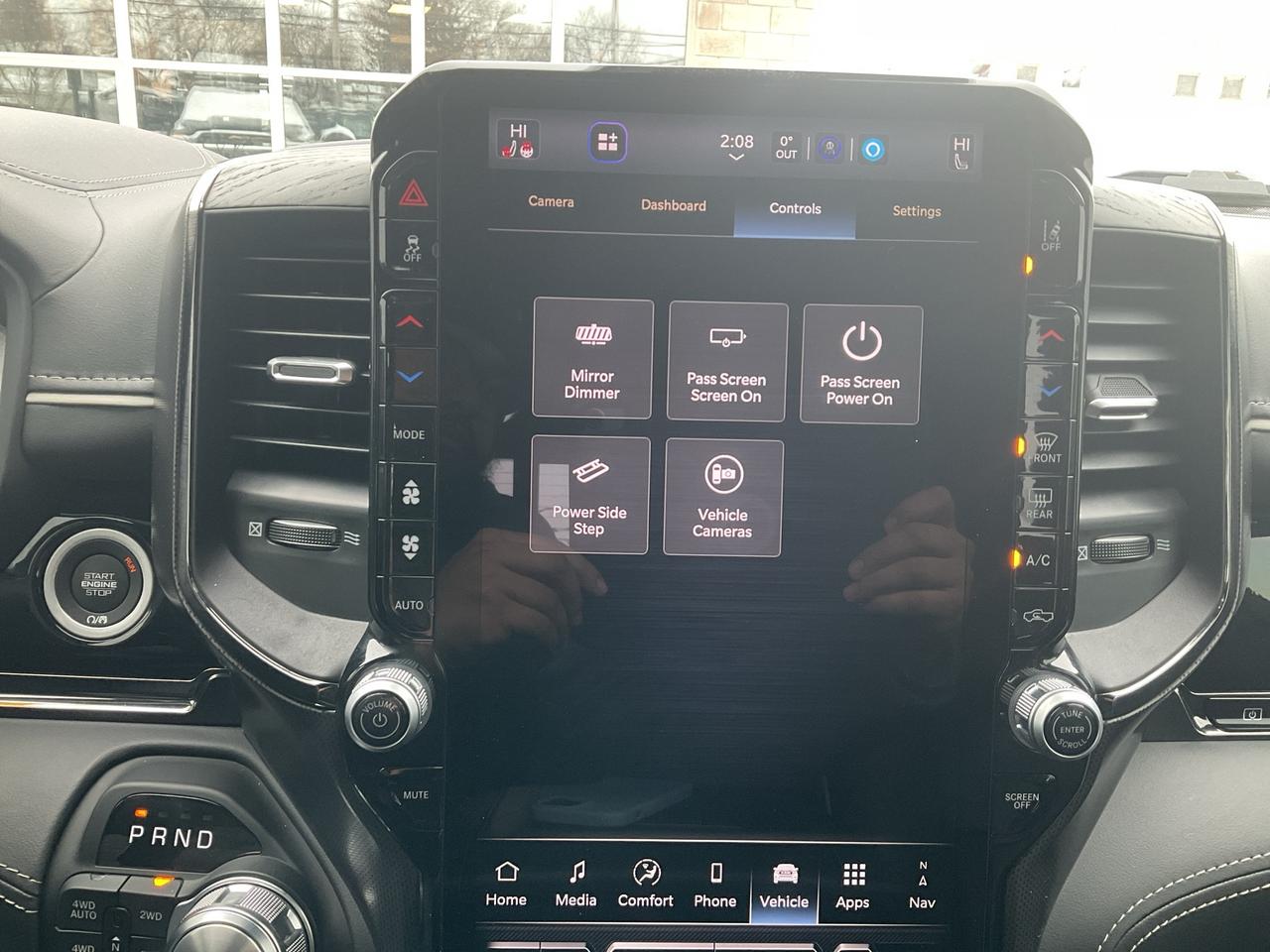 2025 RAM 1500 NAV / H.U.D. / TRAILER BRAKE / PANORAMIC SUNROOF Photo