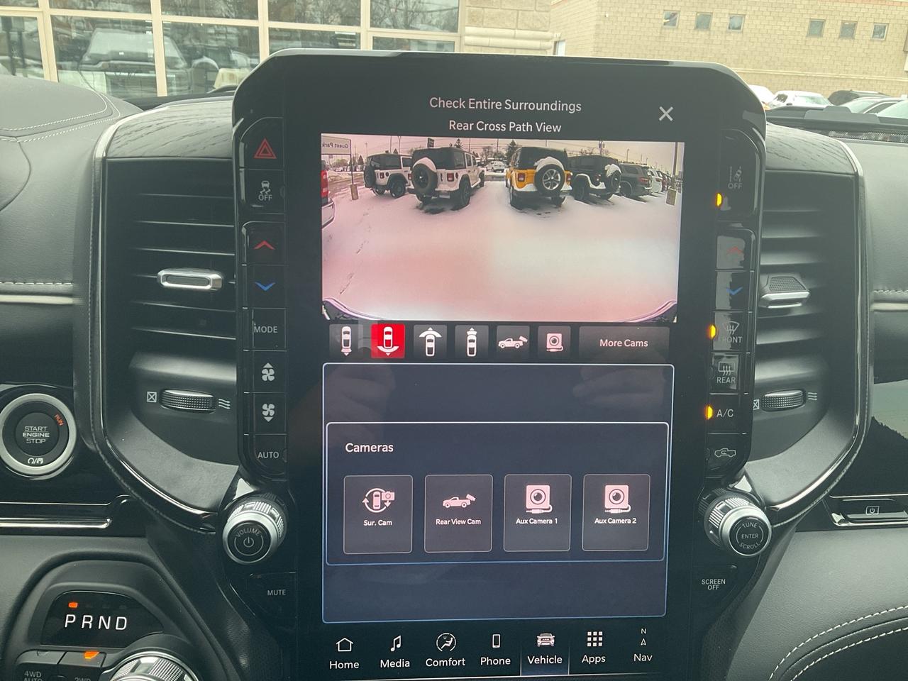 2025 RAM 1500 NAV / H.U.D. / TRAILER BRAKE / PANORAMIC SUNROOF Photo