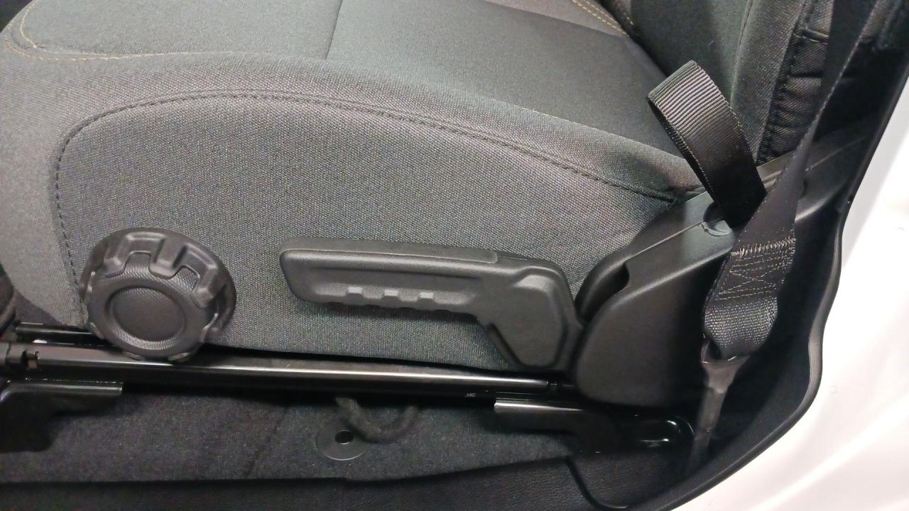 2025 Jeep Wrangler HTD SEATS / REMOTE START / 4 CYLINDER Photo