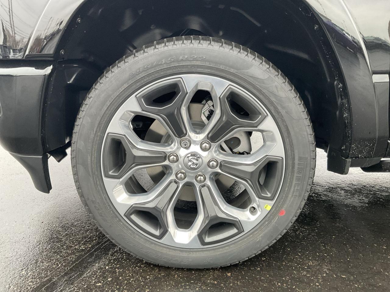 2024 RAM 1500 ELITE PKG / PANORAMIC SUNROOF / TRAILER BRAKE Photo