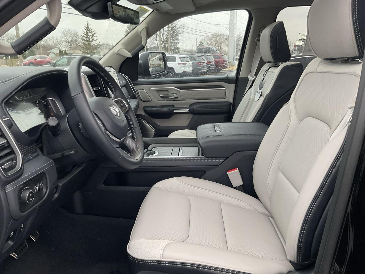 2024 RAM 1500 ELITE PKG / PANORAMIC SUNROOF / TRAILER BRAKE Photo