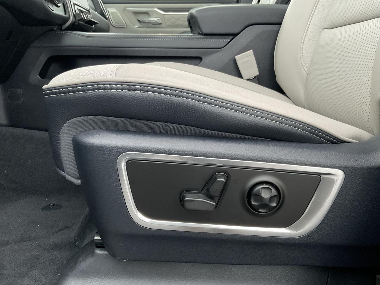 2024 RAM 1500 ELITE PKG / PANORAMIC SUNROOF / TRAILER BRAKE Photo