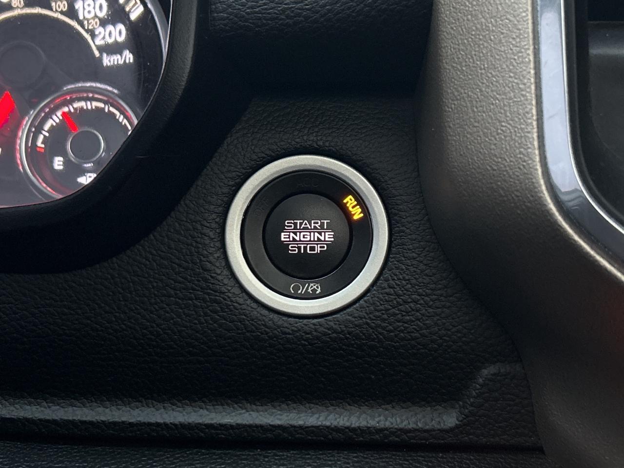 2019 RAM 1500 LARAMIE, LEATHER, PANORAMIC ROOF, REMOTE START! - Photo #20