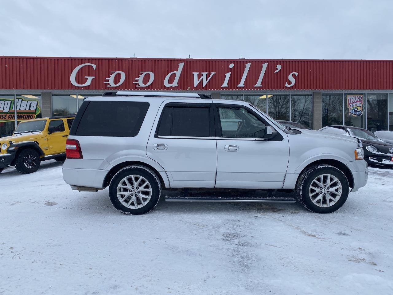 2017 Ford Expedition LTD, 8 PASSENGER, SUNROOF, REMOTE START!