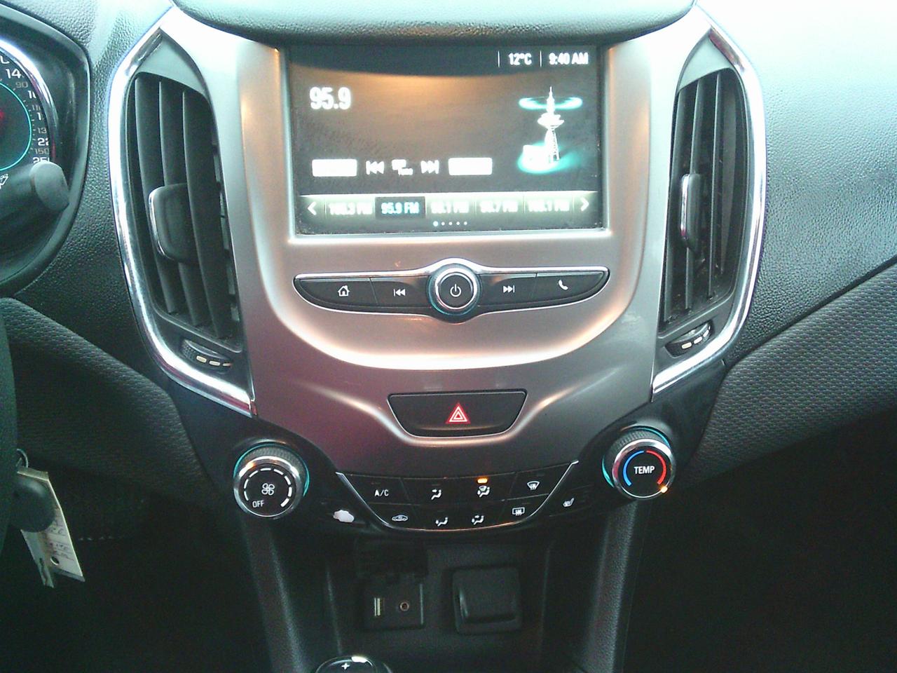 2018 Chevrolet Cruze 4dr Sdn 1.4L LT w-1SD Photo