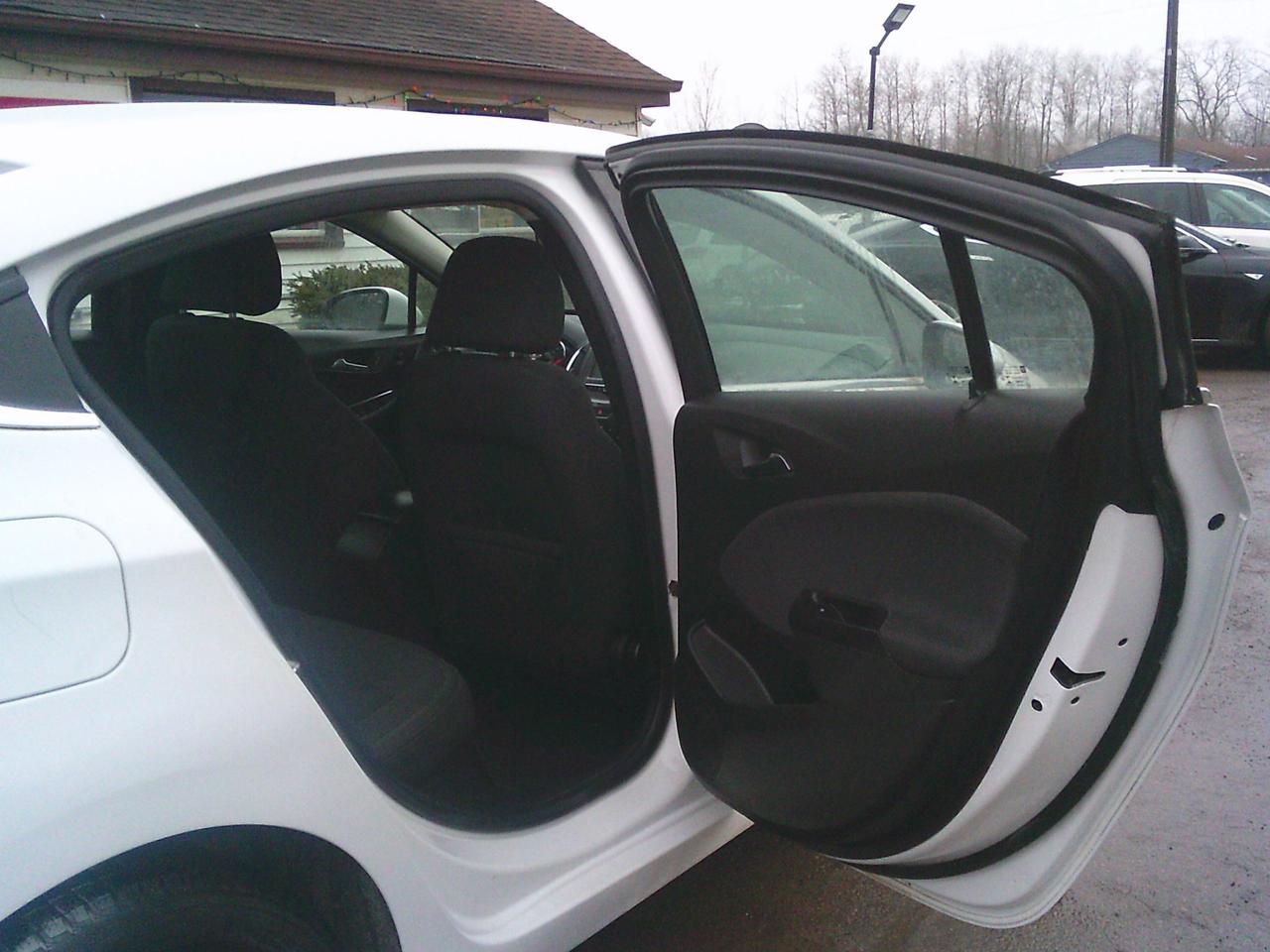 2018 Chevrolet Cruze 4dr Sdn 1.4L LT w-1SD Photo