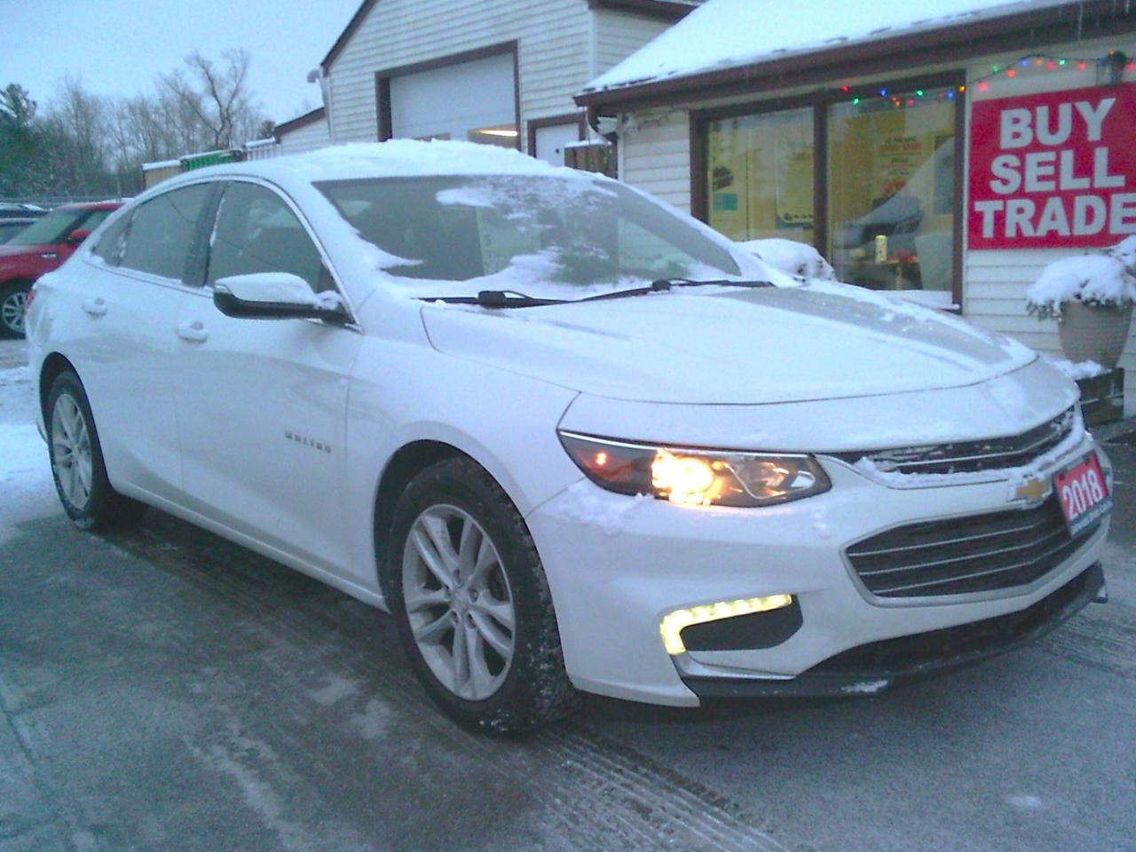 2018 Chevrolet Malibu 4dr Sdn LT w-1LT Photo