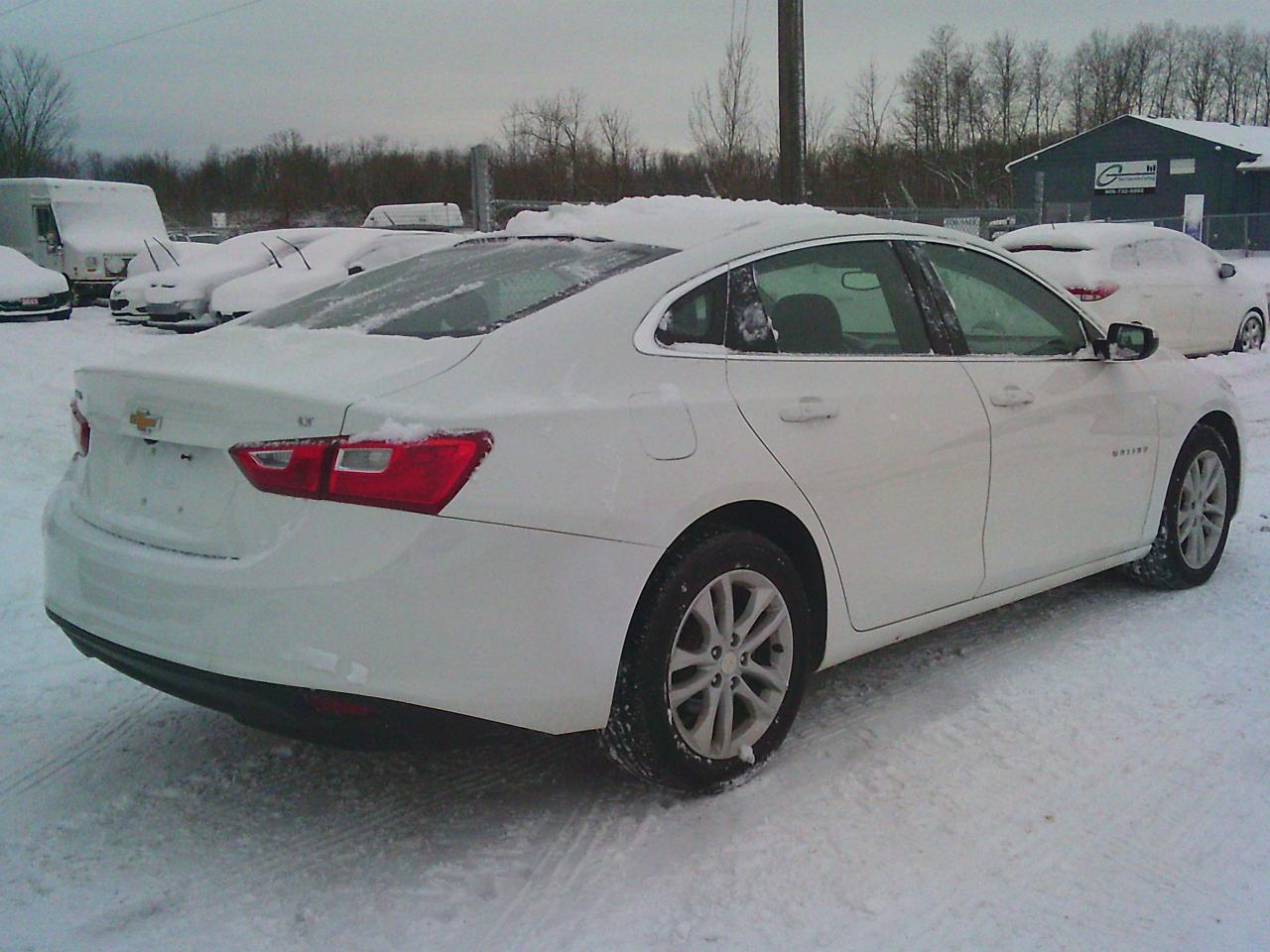 2018 Chevrolet Malibu 4dr Sdn LT w-1LT Photo