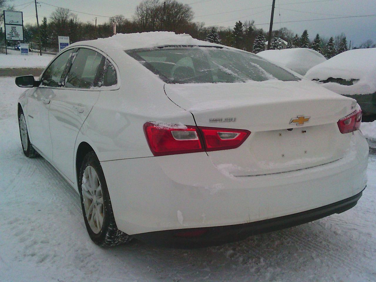 2018 Chevrolet Malibu 4dr Sdn LT w-1LT Photo