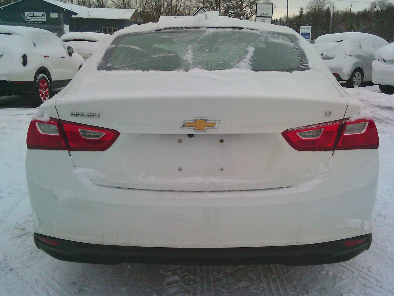 2018 Chevrolet Malibu 4dr Sdn LT w-1LT Photo