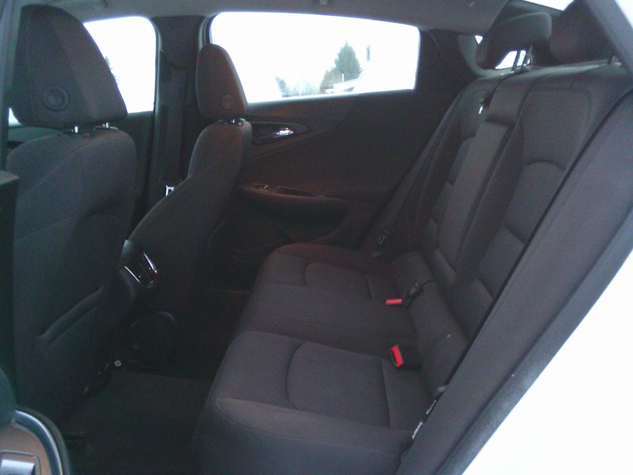 2018 Chevrolet Malibu 4dr Sdn LT w-1LT Photo