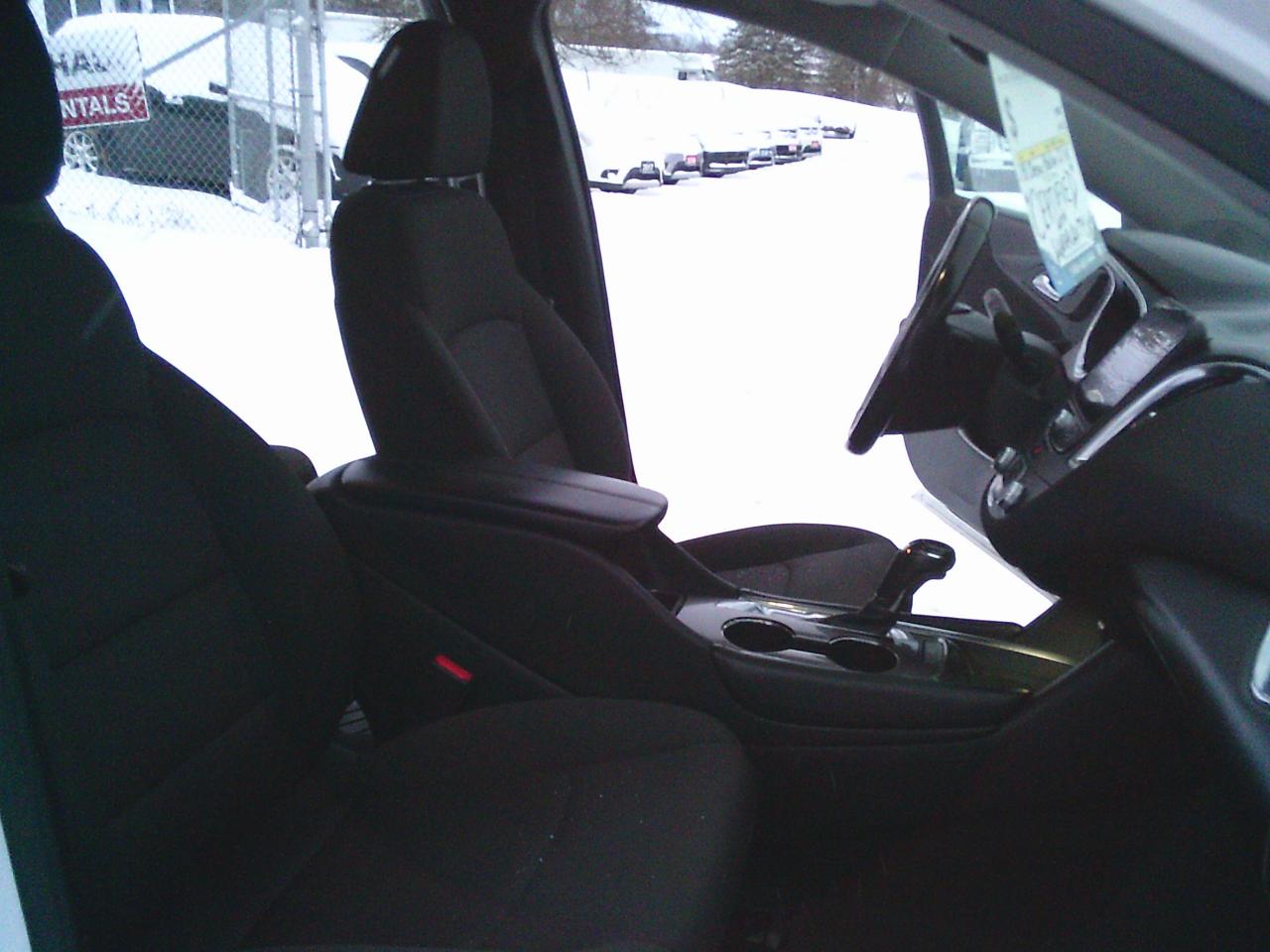 2018 Chevrolet Malibu 4dr Sdn LT w-1LT Photo