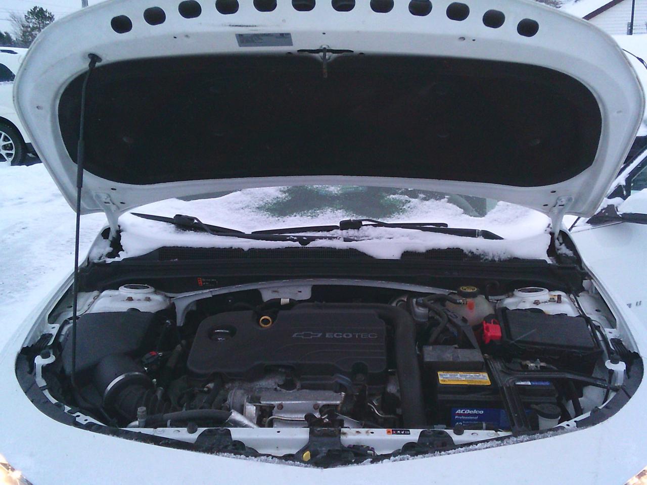 2018 Chevrolet Malibu 4dr Sdn LT w-1LT Photo