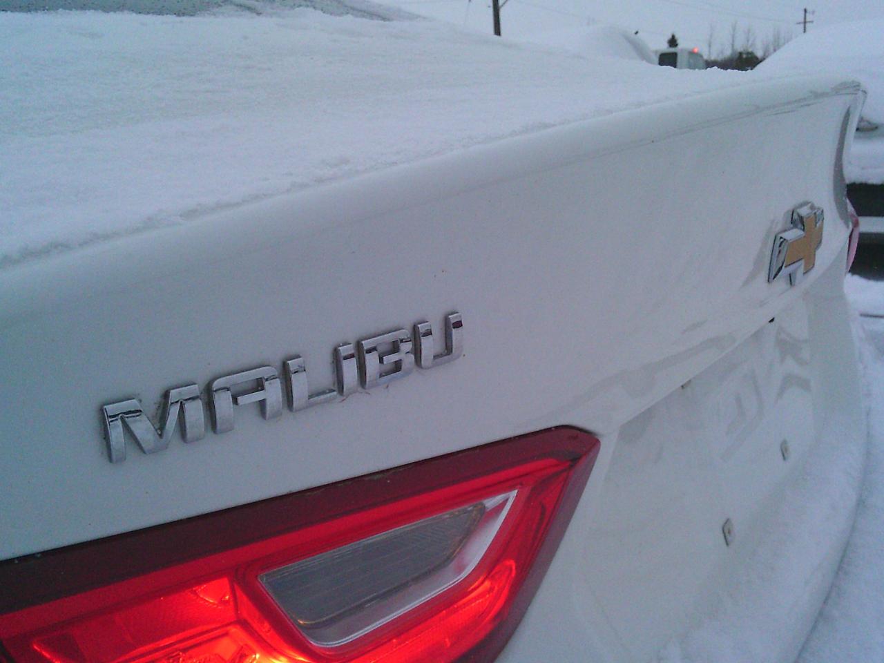 2018 Chevrolet Malibu 4dr Sdn LT w-1LT Photo