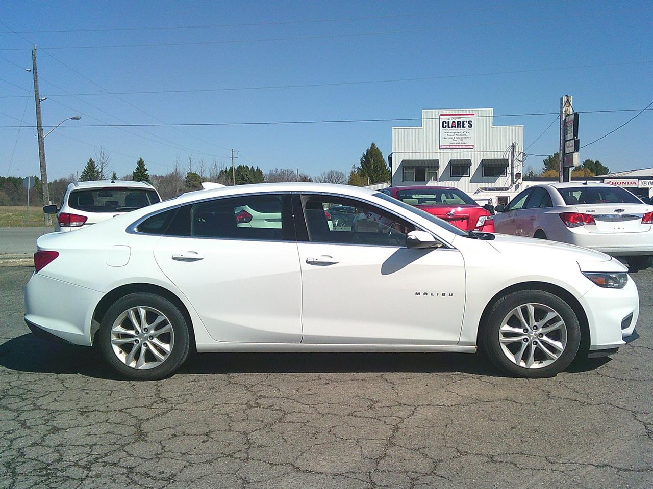 2018 Chevrolet Malibu 4dr Sdn LT w-1LT Photo