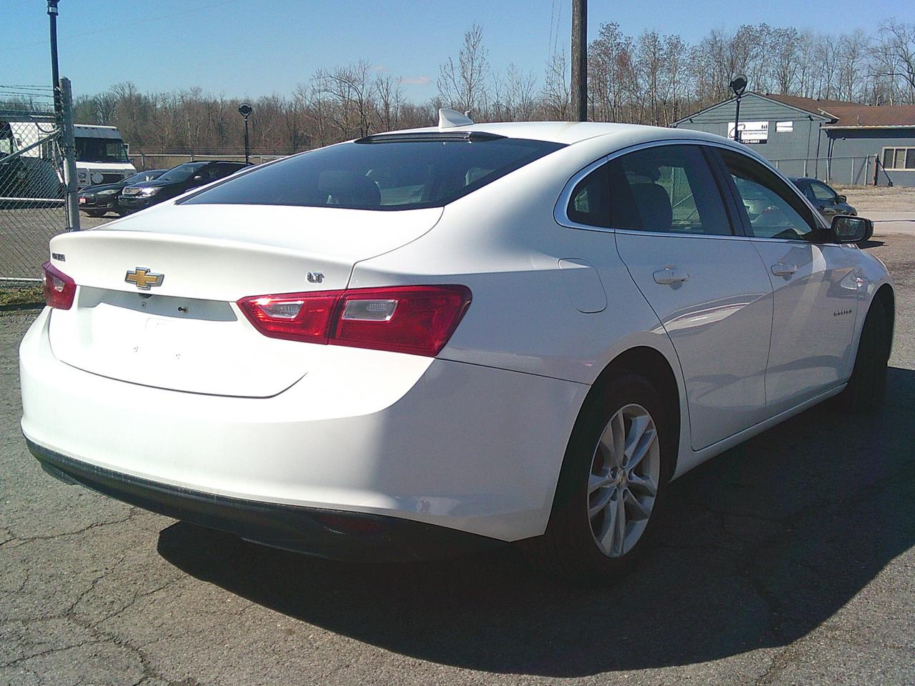 2018 Chevrolet Malibu 4dr Sdn LT w-1LT Photo