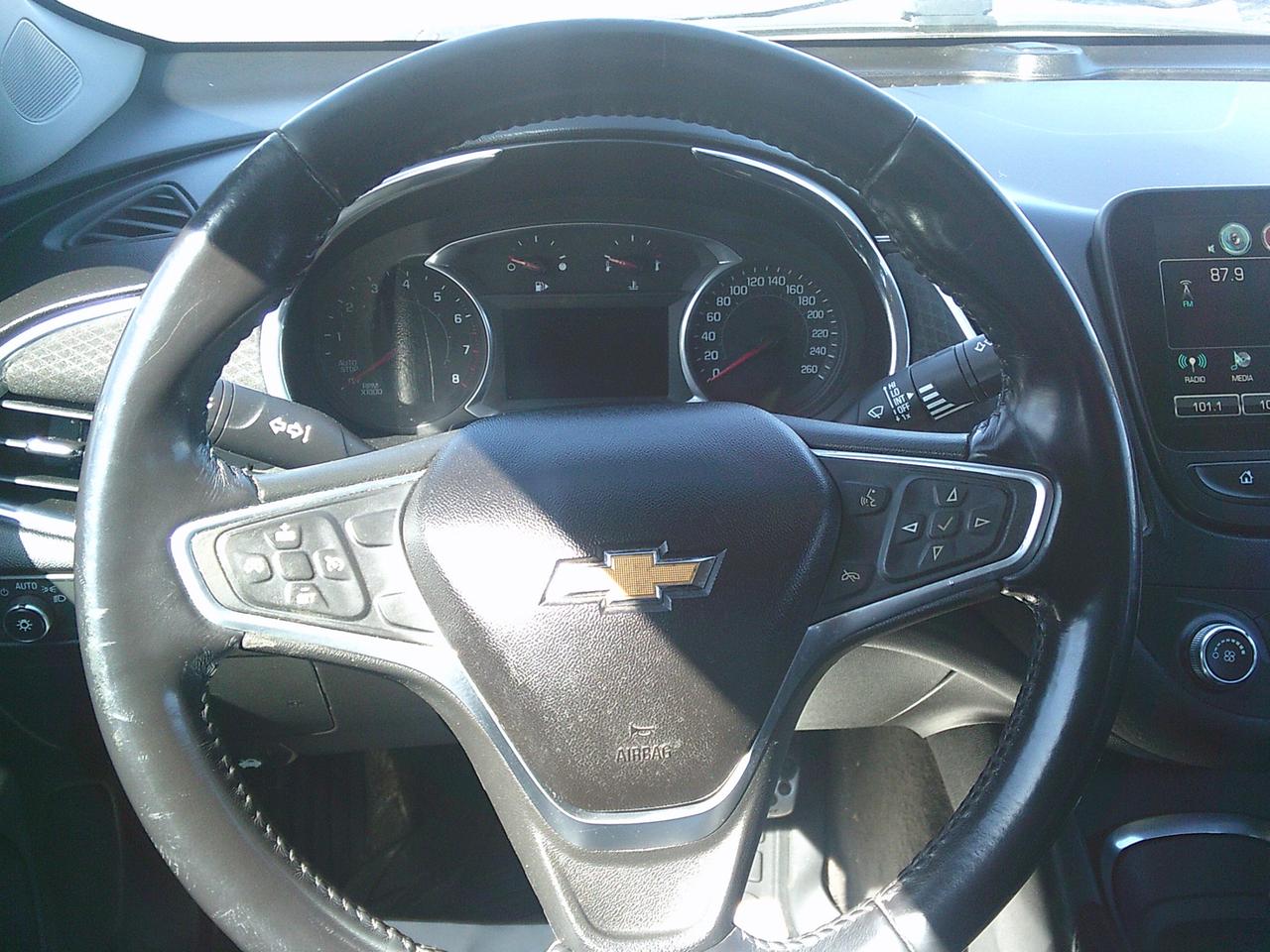 2018 Chevrolet Malibu 4dr Sdn LT w-1LT Photo
