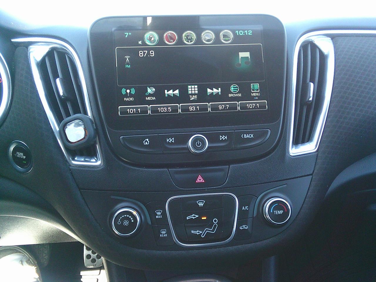 2018 Chevrolet Malibu 4dr Sdn LT w-1LT Photo