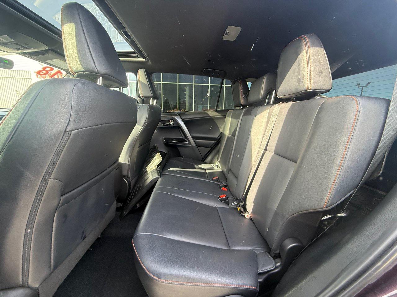 2018 Toyota RAV4 se Photo4