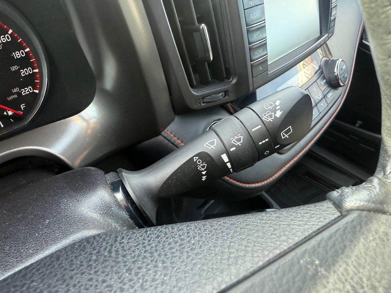 2018 Toyota RAV4 se Photo