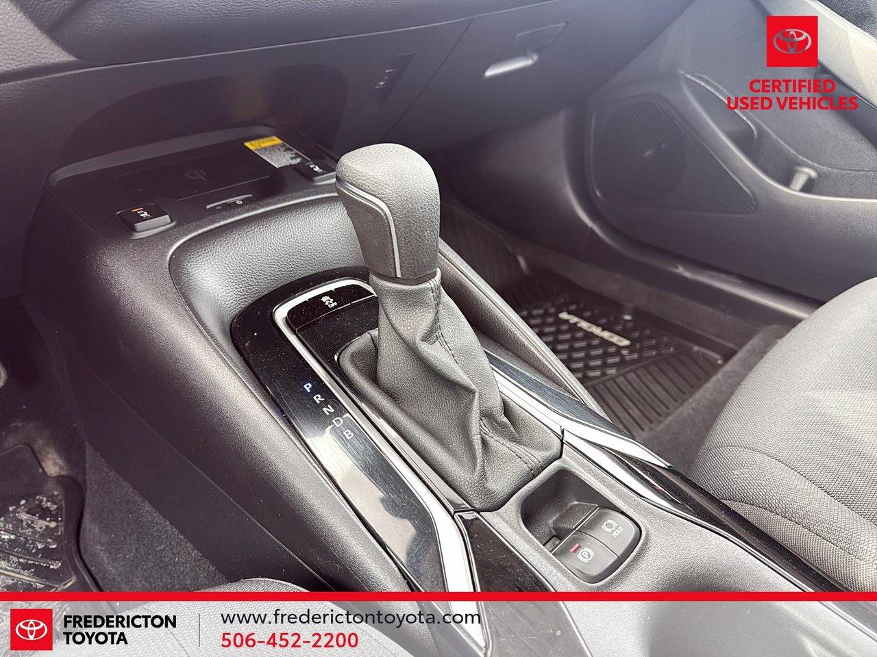 2020 Toyota Corolla LE Photo