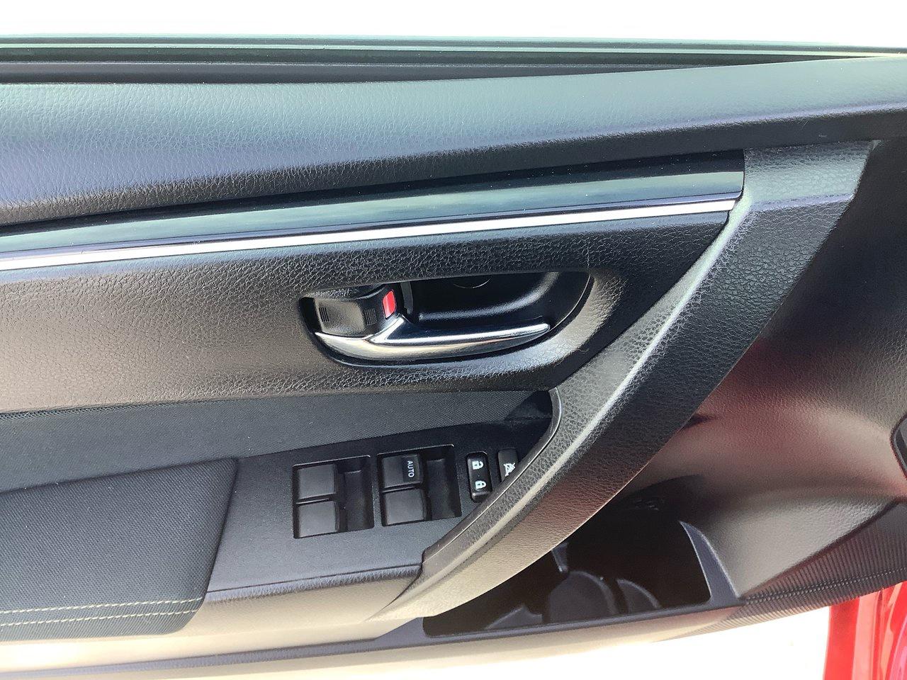 2017 Toyota Corolla LE Photo