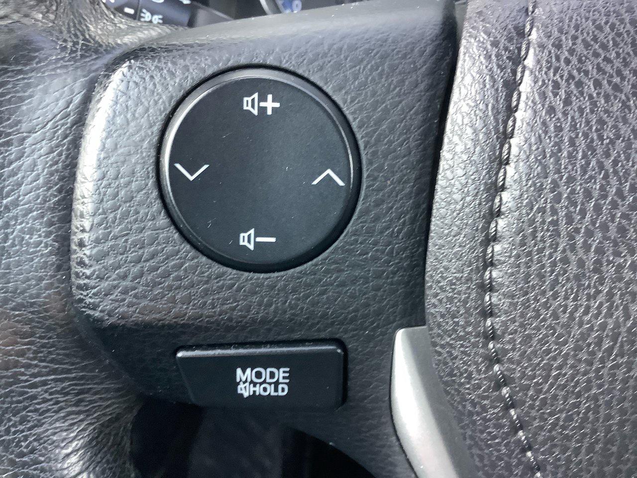 2017 Toyota Corolla LE Photo