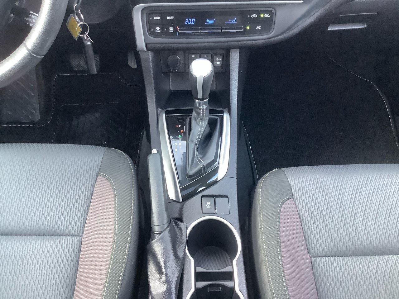 2017 Toyota Corolla LE Photo