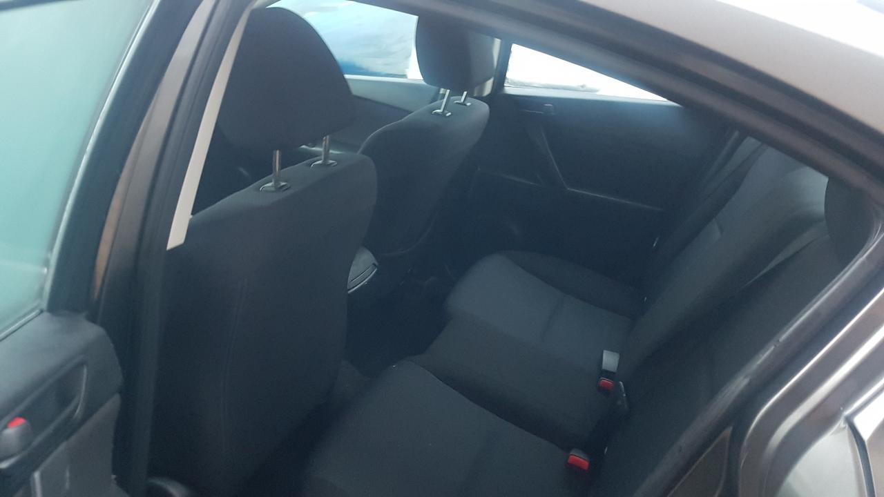 2010 Mazda MAZDA3 GX Photo