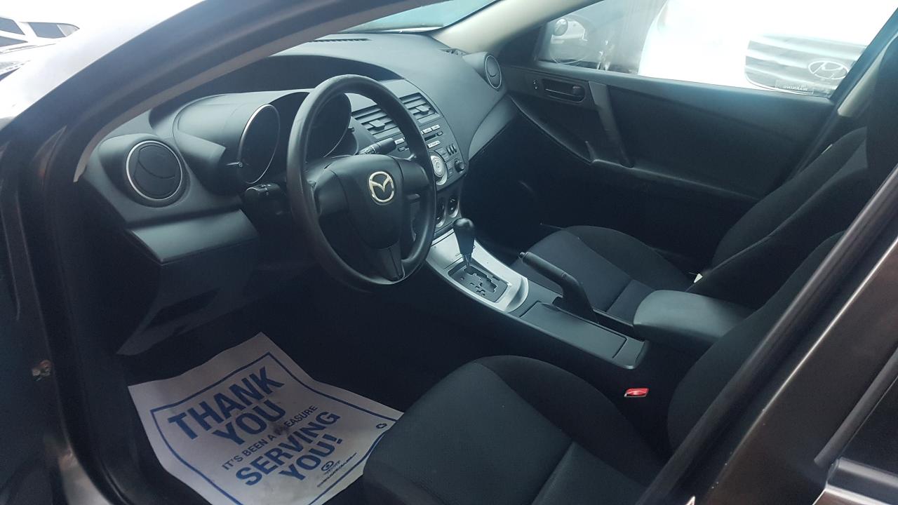 2010 Mazda MAZDA3 GX Photo