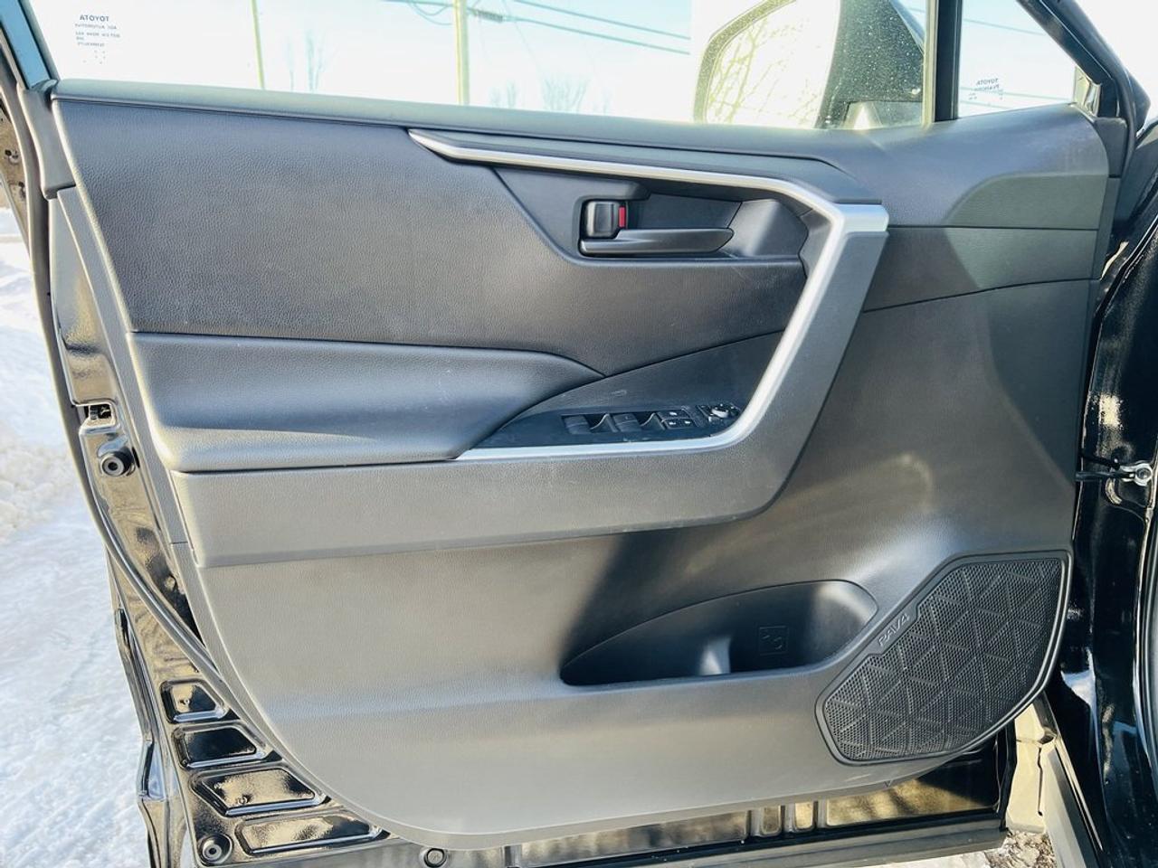 2023 Toyota RAV4 LE AWD   Clean Carfax, Reliable Photo