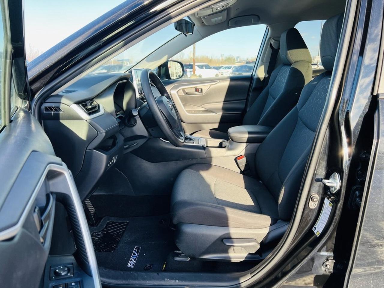 2023 Toyota RAV4 LE AWD   Clean Carfax, Reliable Photo