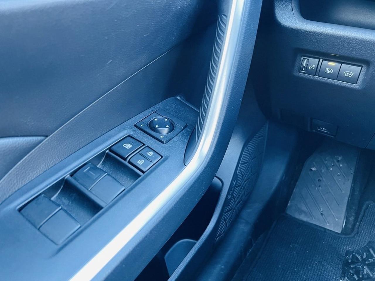 2023 Toyota RAV4 LE AWD   Clean Carfax, Reliable Photo