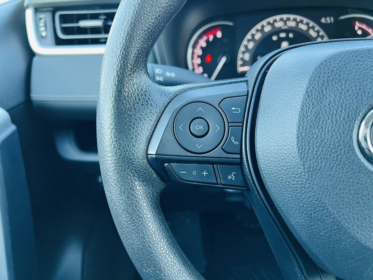 2023 Toyota RAV4 LE AWD   Clean Carfax, Reliable Photo