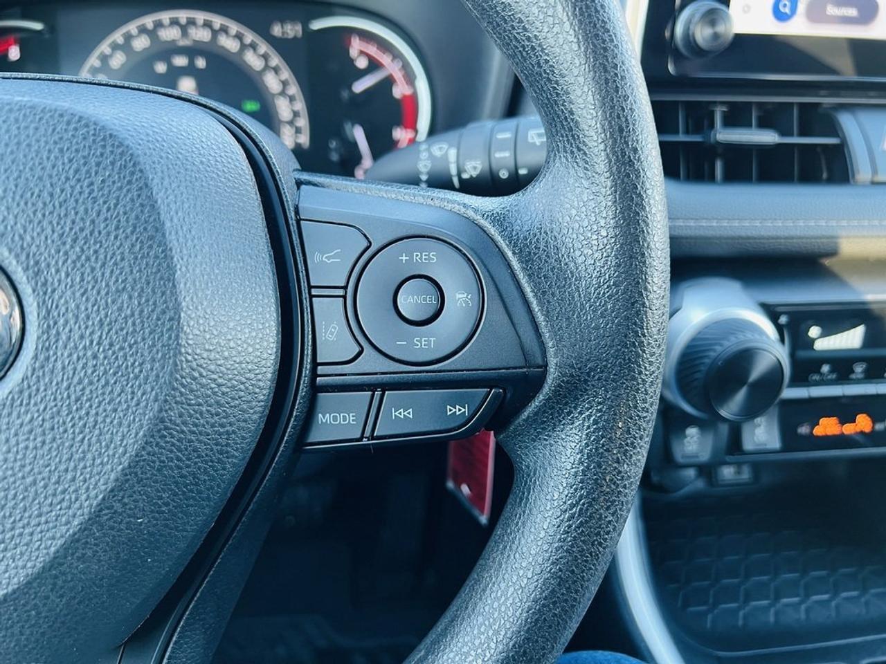 2023 Toyota RAV4 LE AWD   Clean Carfax, Reliable Photo