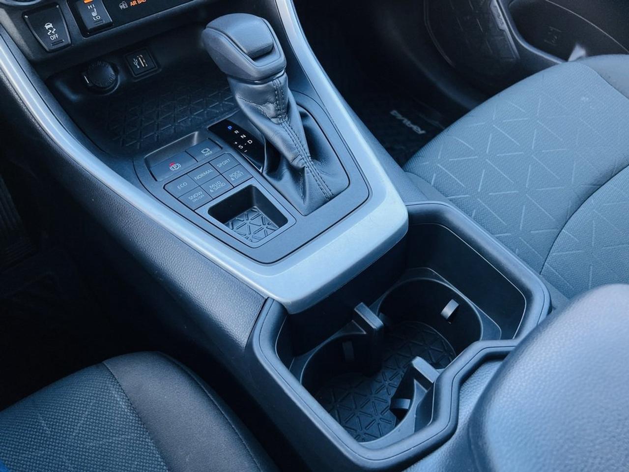 2023 Toyota RAV4 LE AWD   Clean Carfax, Reliable Photo